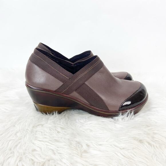 Jambu US 11M Womens Brown Cali Leather Slip On Closed Toe Wedge Heel Clog Shoes - Picture 2 of 12